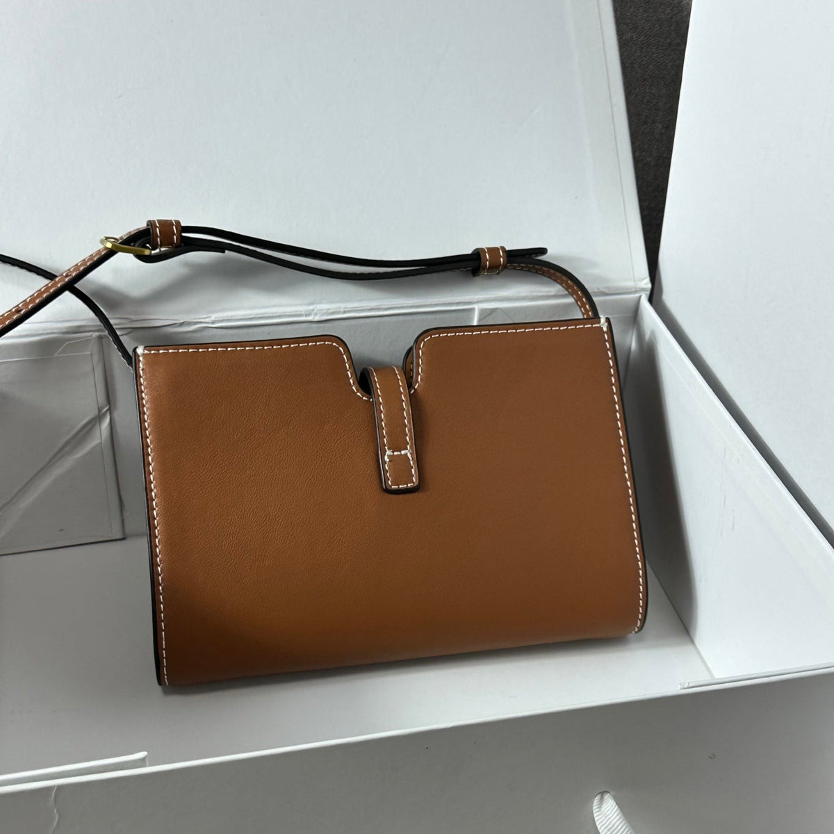 Anum Bags Detail