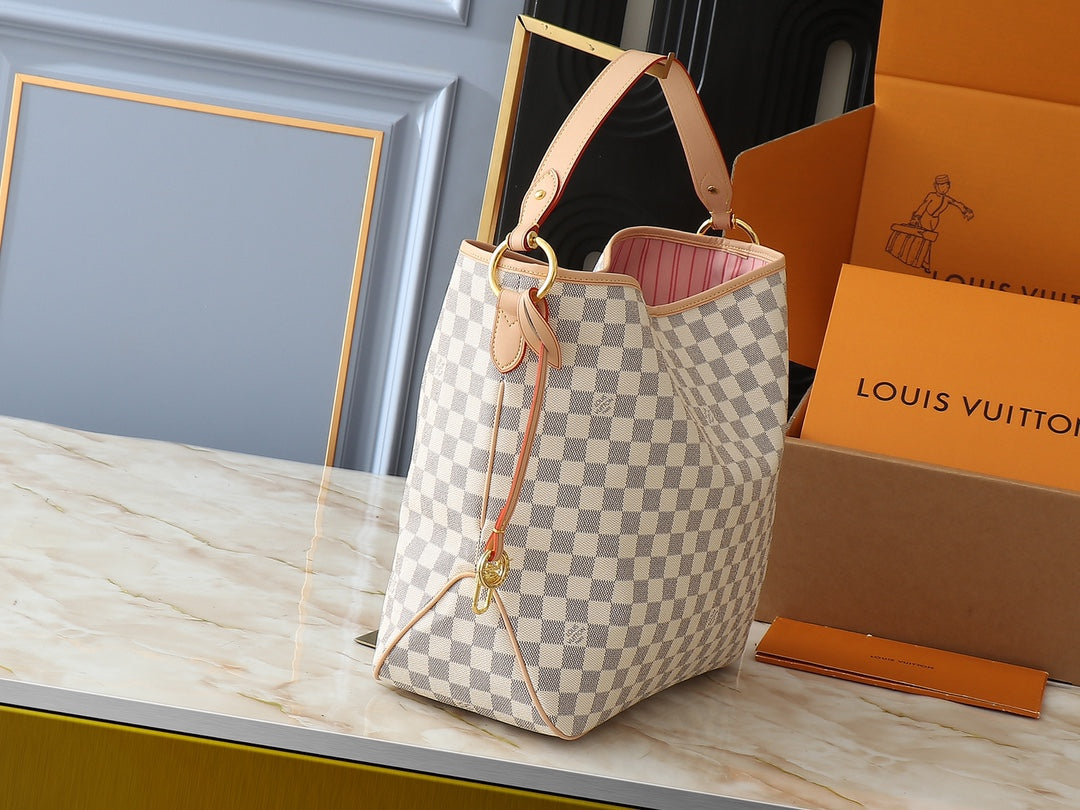 Anum Bags Detail