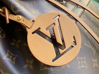 Anum Bags Detail
