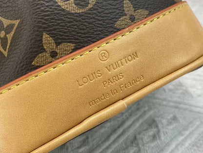Anum Bags Detail