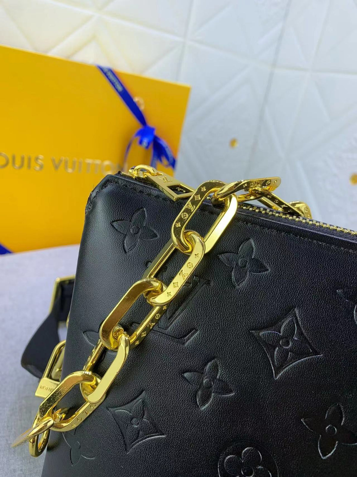 Anum Bags Detail