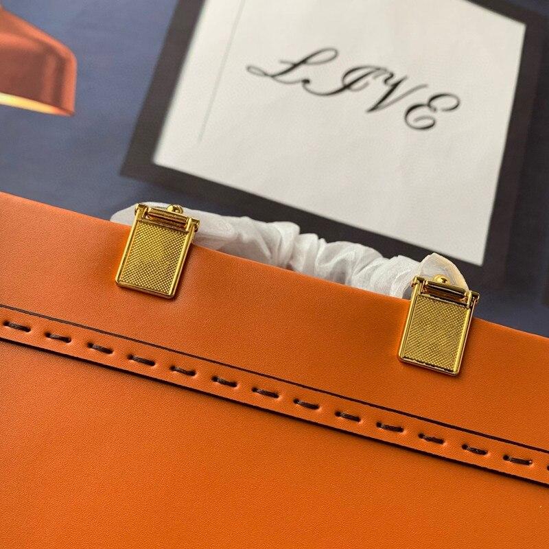Anum Bags Detail