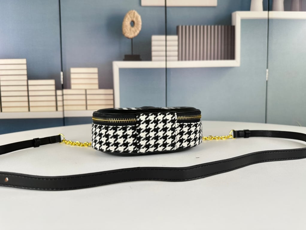 Anum Bags Detail