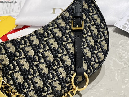 Anum Bags Detail