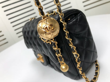 Anum Bags Detail
