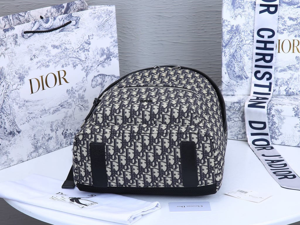 Anum Bags Detail
