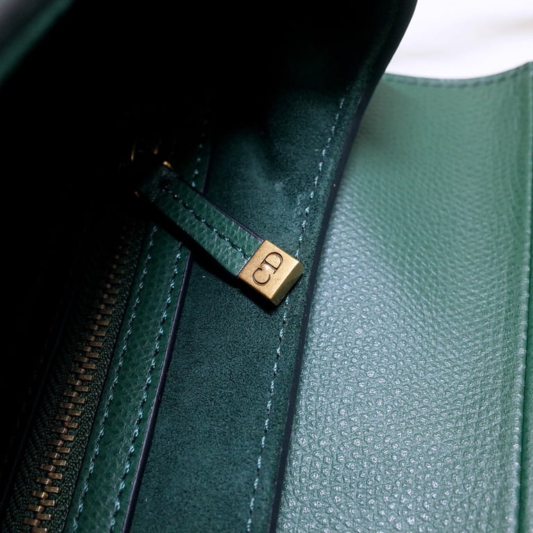 Anum Bags Detail