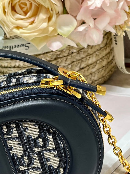 Anum Bags Detail
