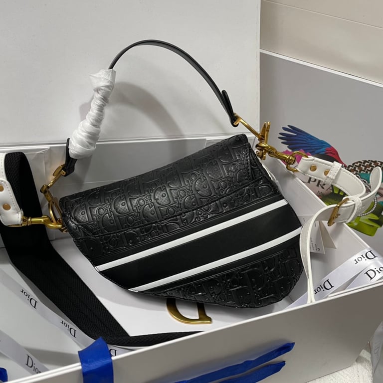 Anum Bags Detail