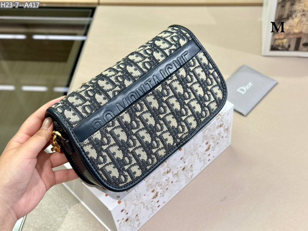 Anum Bags Detail