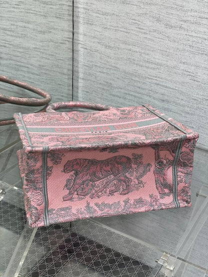 Anum Bags Detail