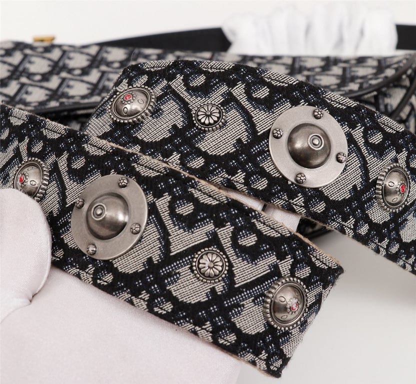 Anum Bags Detail