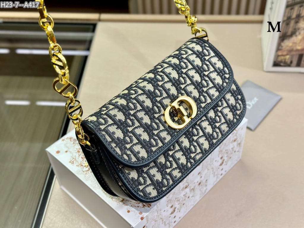 Anum Bags Detail