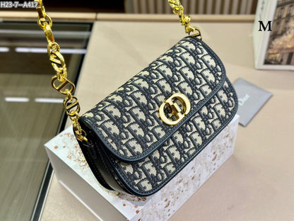 Anum Bags Detail