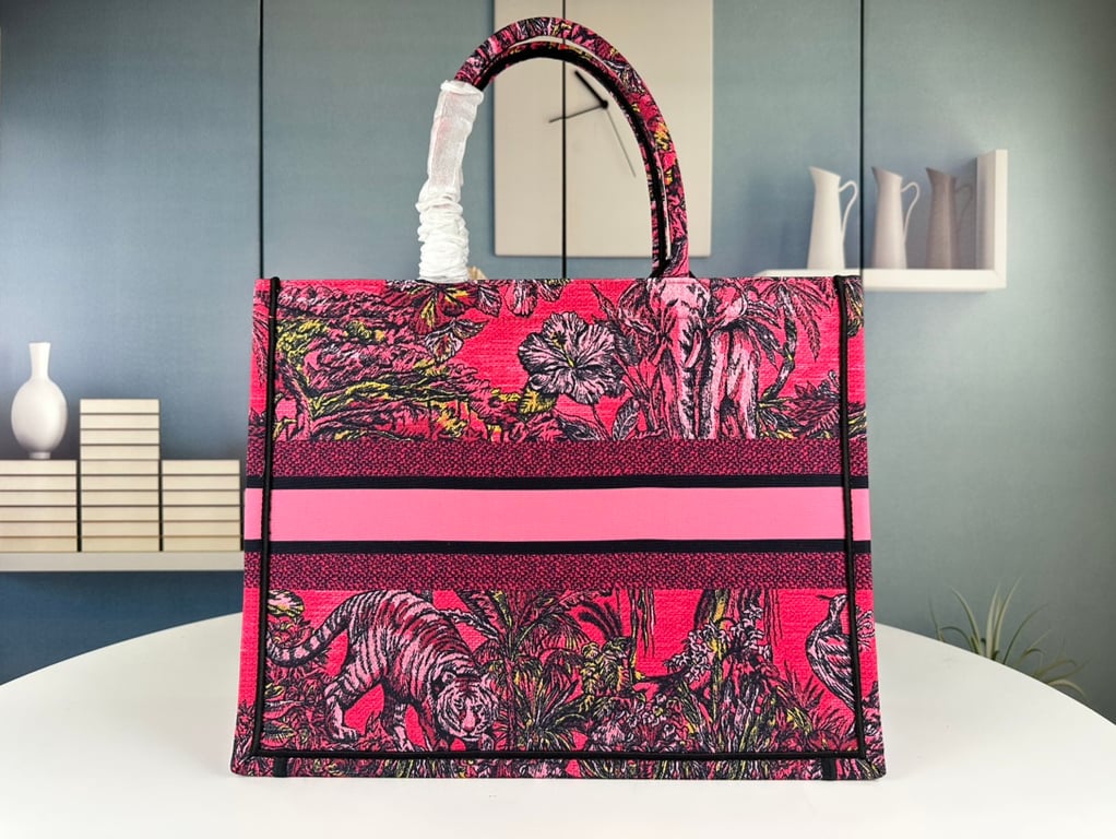 Anum Bags Detail