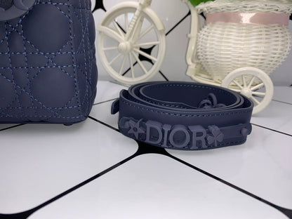 Anum Bags Detail