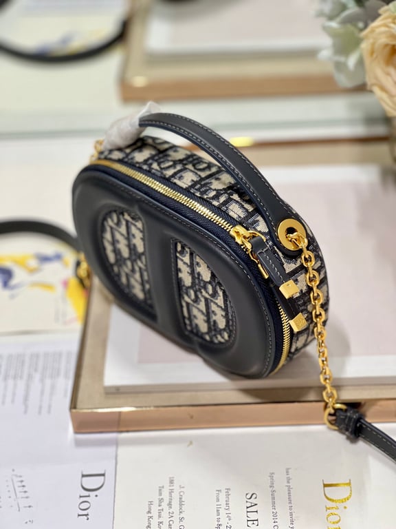 Anum Bags Detail