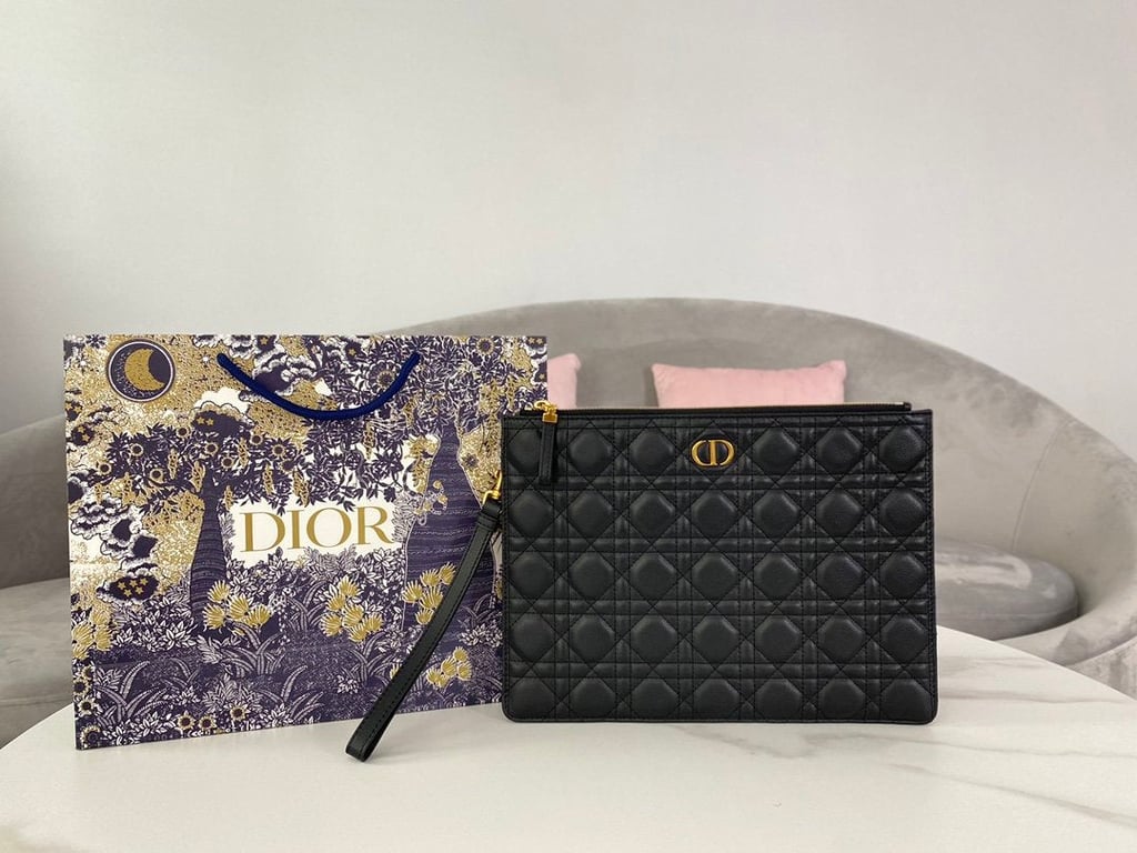 Anum Bags Detail