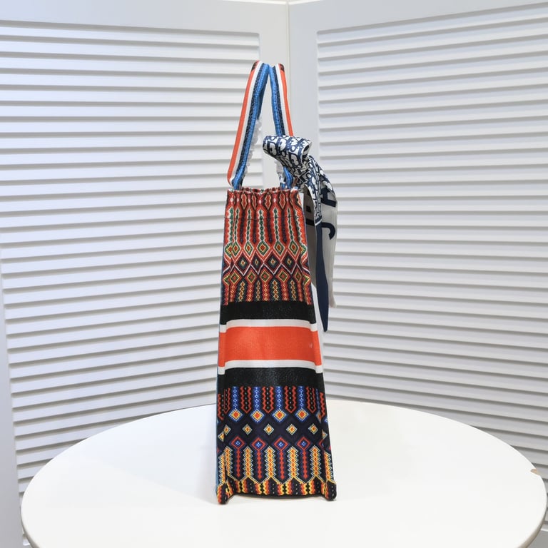 Anum Bags Detail