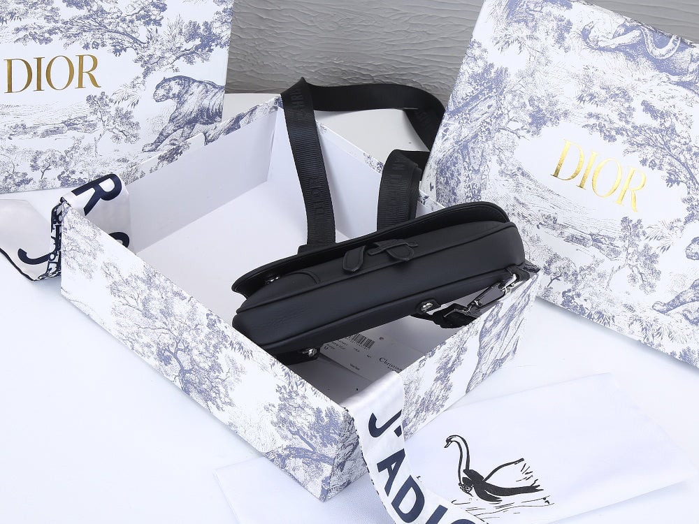 Anum Bags Detail