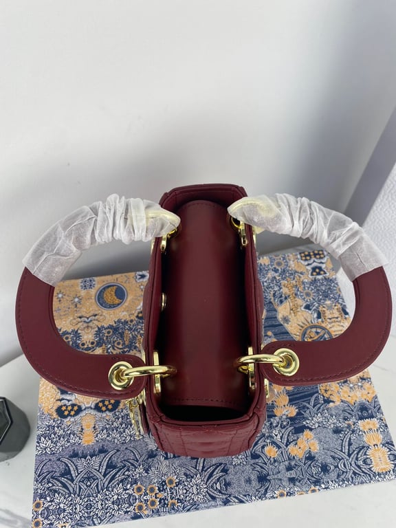 Anum Bags Detail