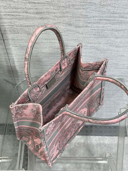 Anum Bags Detail