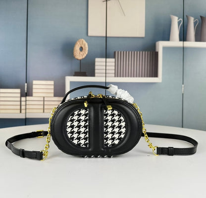 Anum Bags Detail