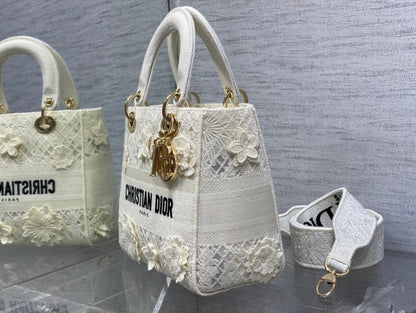 Anum Bags Detail