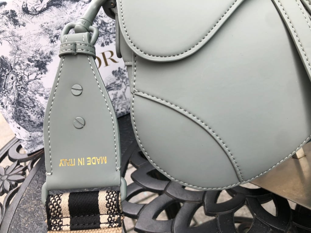 Anum Bags Detail