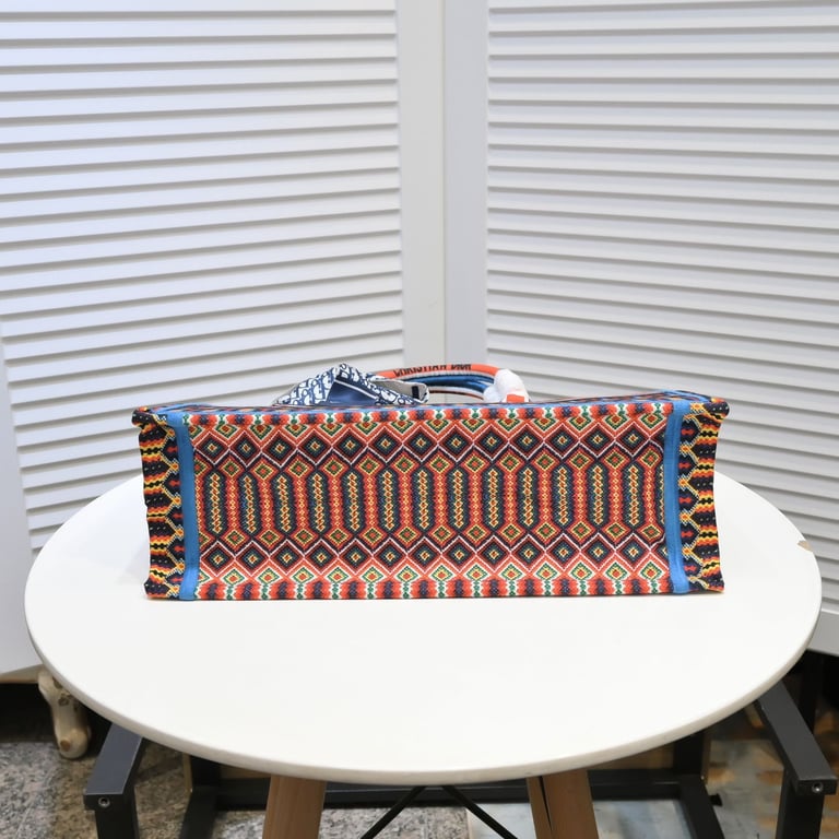 Anum Bags Detail