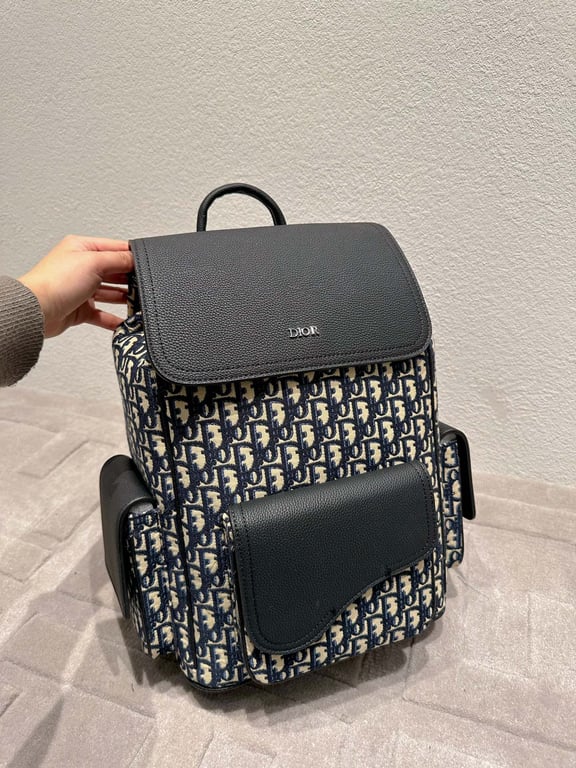 Anum Bags Detail