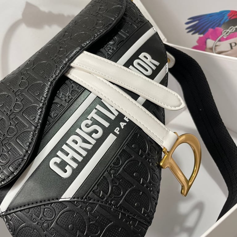 Anum Bags Detail