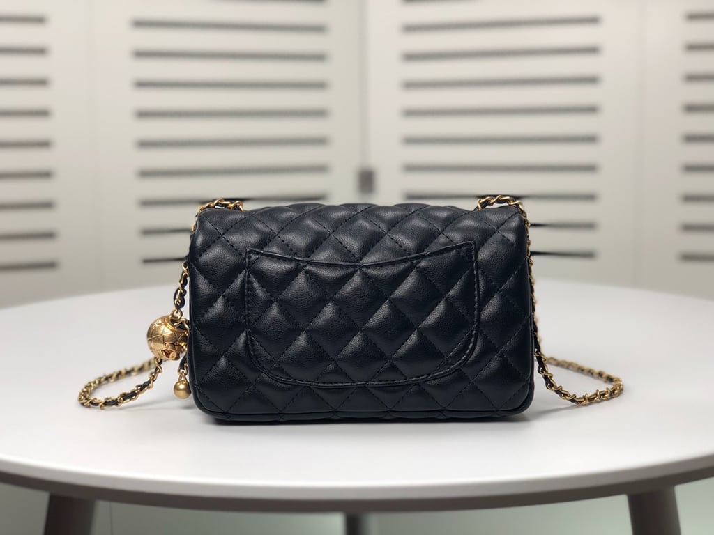 Anum Bags Detail