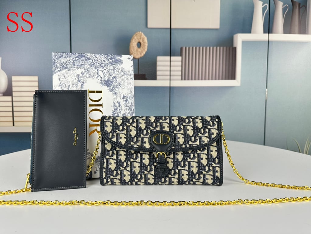 Anum Bags Detail