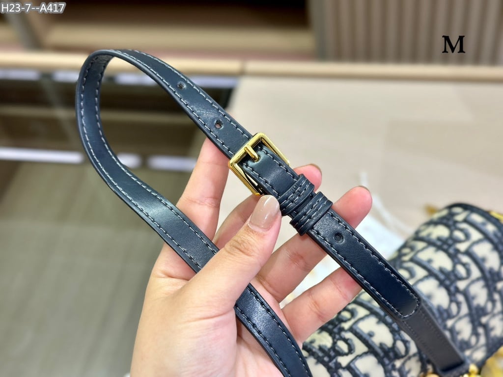 Anum Bags Detail