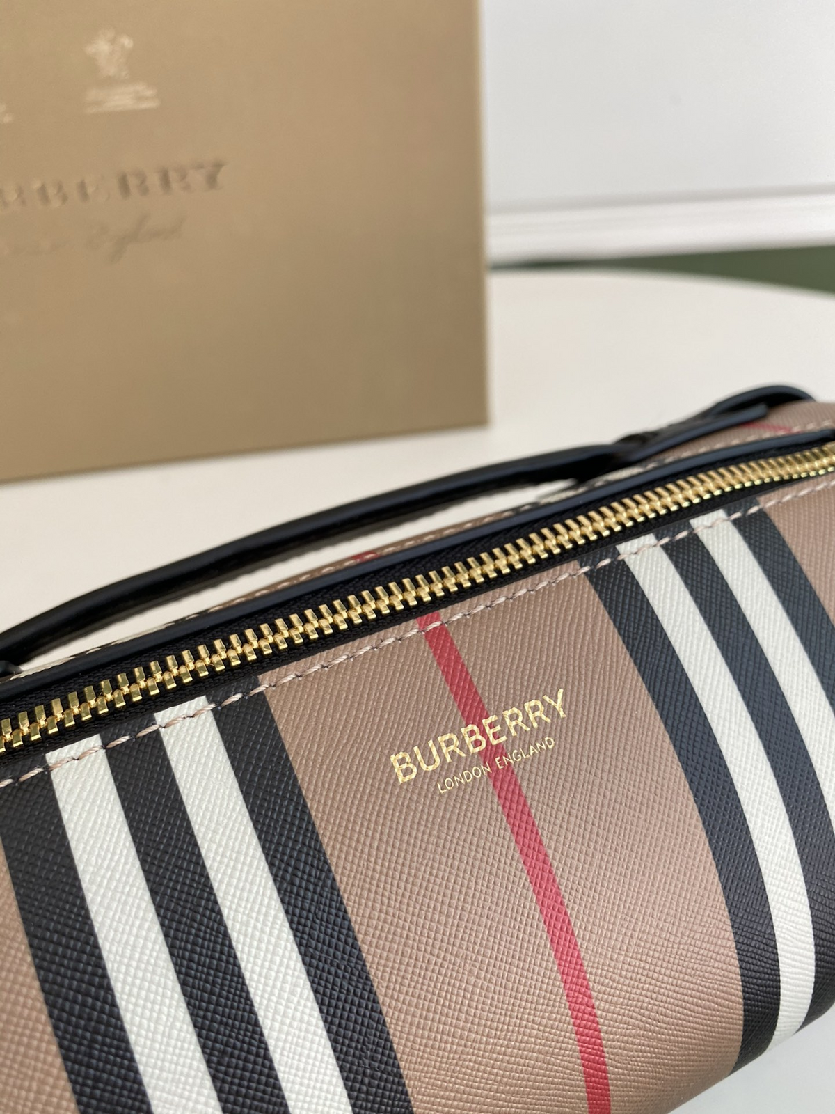Anum Bags Detail