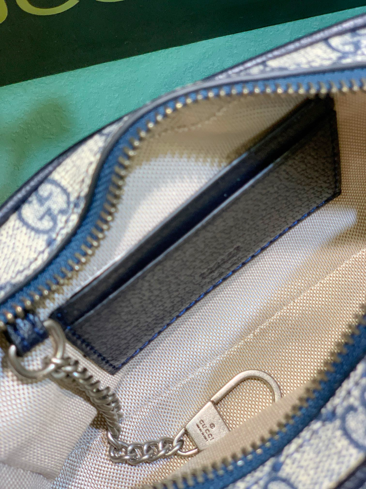 Anum Bags Detail