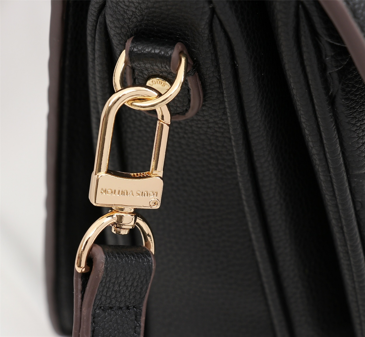 Anum Bags Detail